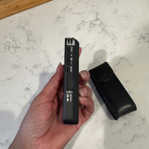 SONY ICD-PX370 Mono Digital Voice Recorder with Built-in USB with case - Picture 2 of 9